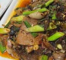 Sichuan-style stir-fried pork with yam skin